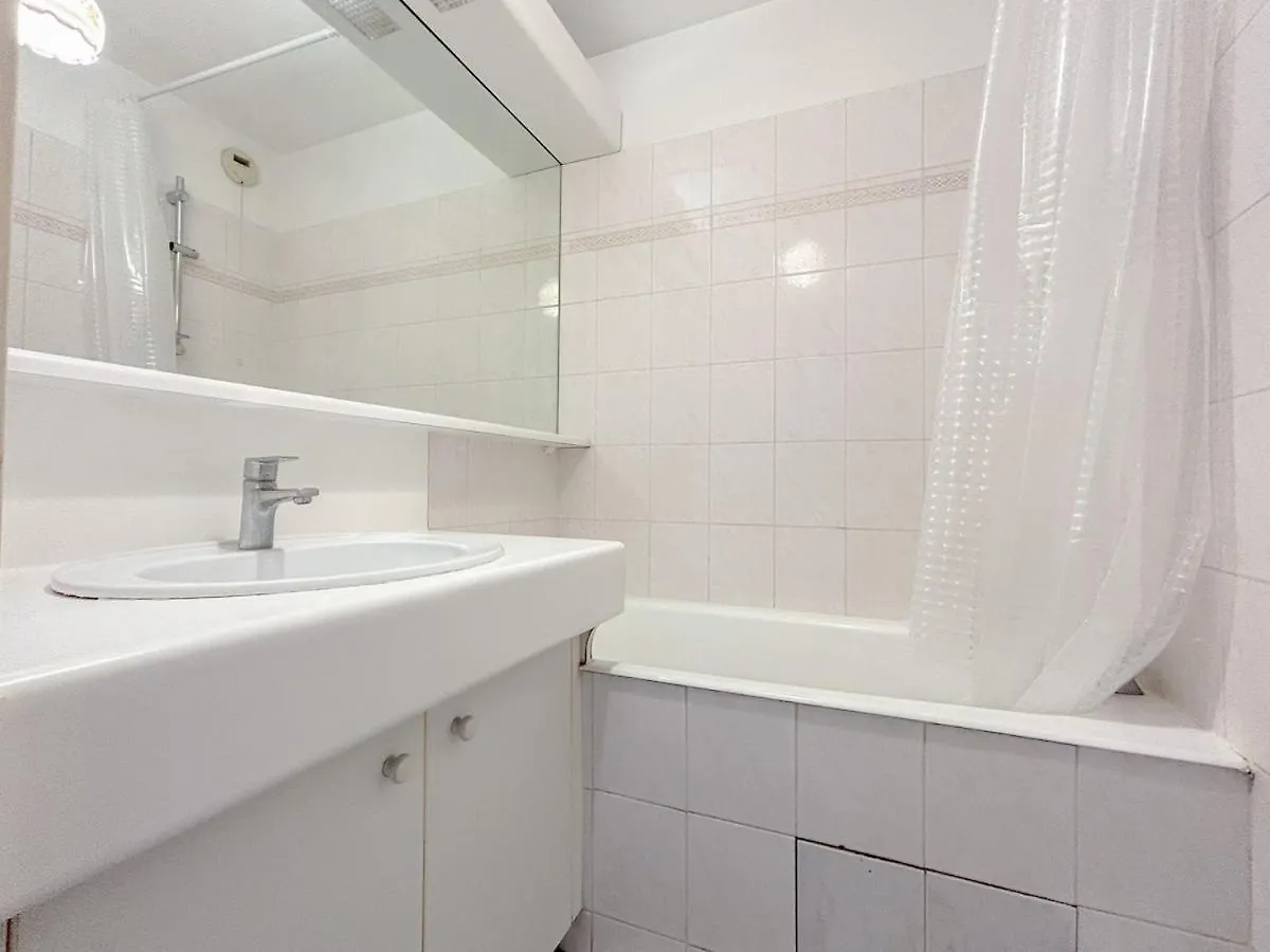 Frejus 2 Pieces Avec Terrasse, Proche Des Plages Апартаменты