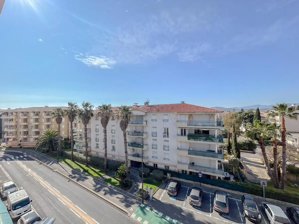 Apartment Frejus 2 Pieces Avec Terrasse, Proche Des Plages